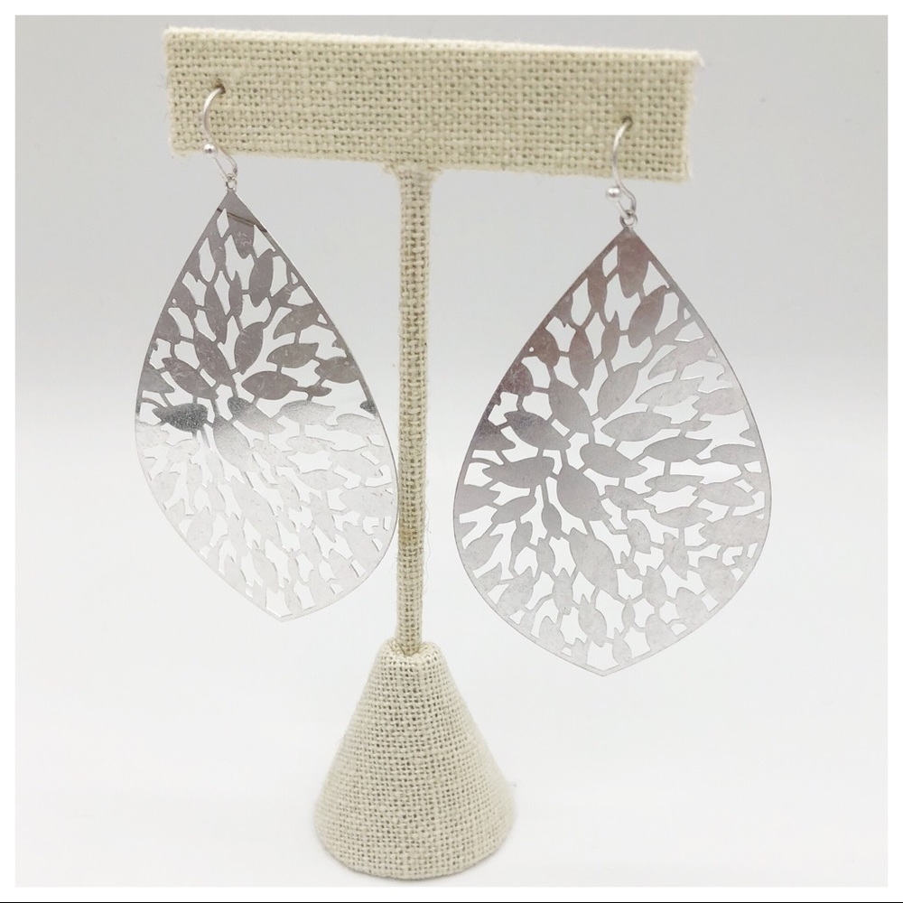 NEW SILVER METAL FILIGREE EARRINGS